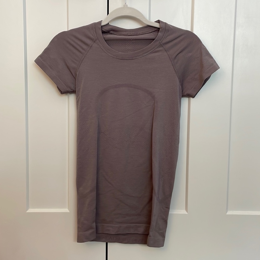 Lululemon purple swiftly tech short sleeve shirt 2.0 size 4